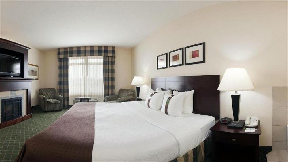 Holiday Inn Conference Center Marshfield, An Ihg Hotel Exterior foto